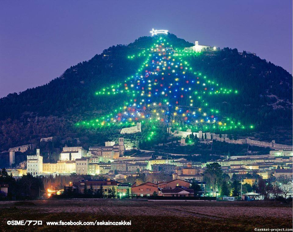 グッビオのクリスマスツリー イタリア 死ぬまでに行きたい 世界の絶景